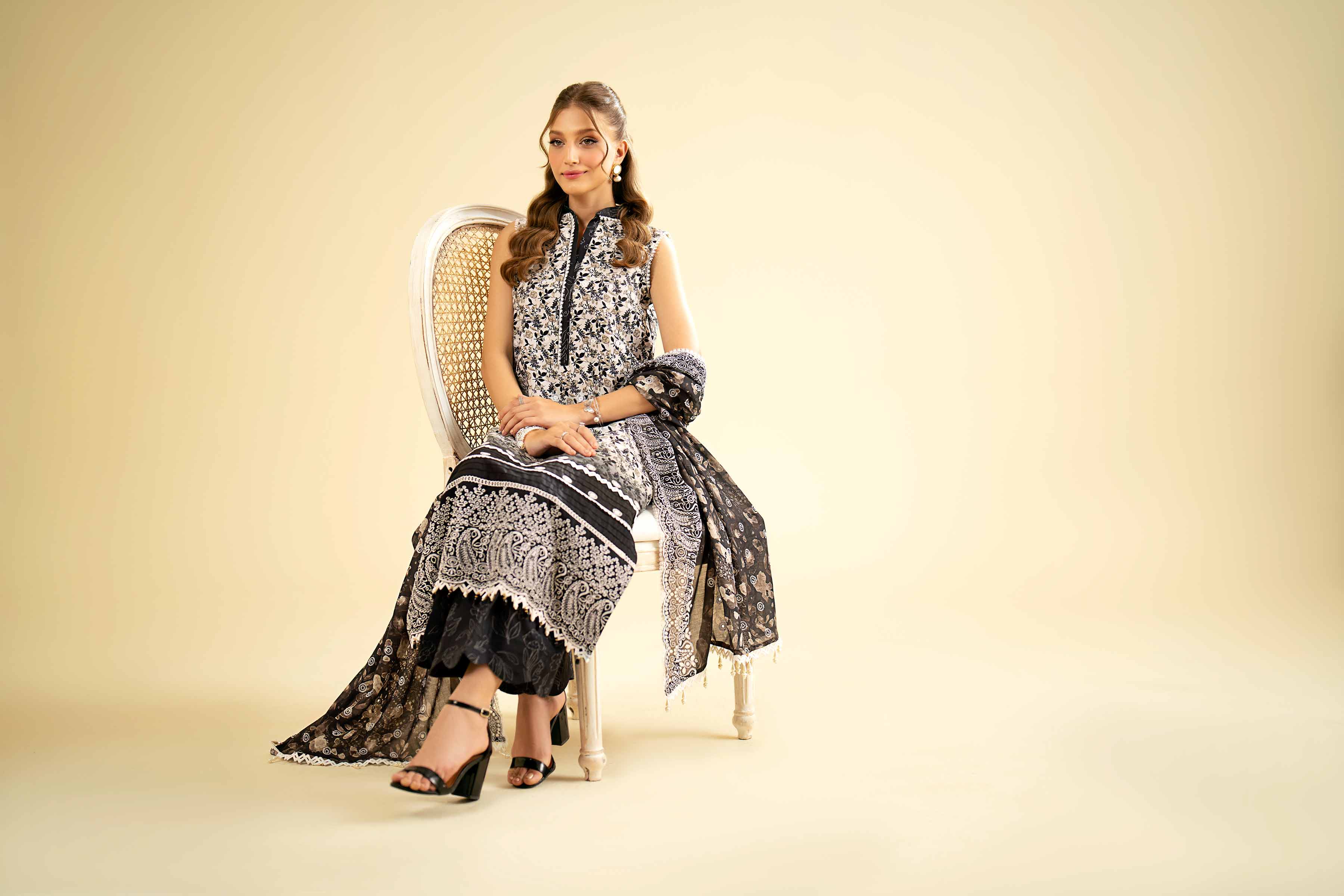 3 Piece - Digital & Paste Printed Embroidered Suit - 42401922 - Image 6
