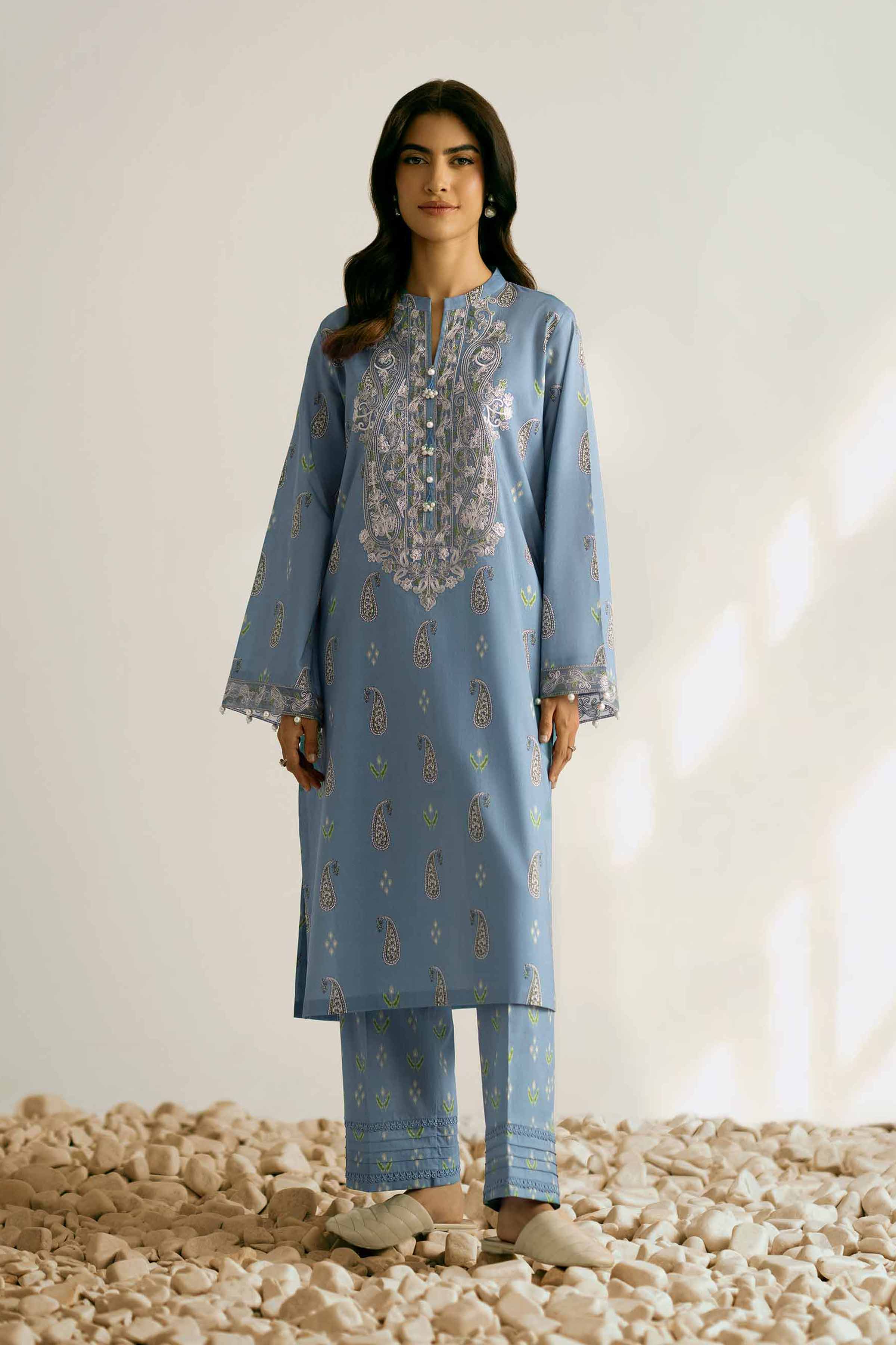 2 Piece - Printed Embroidered Suit - 42502358