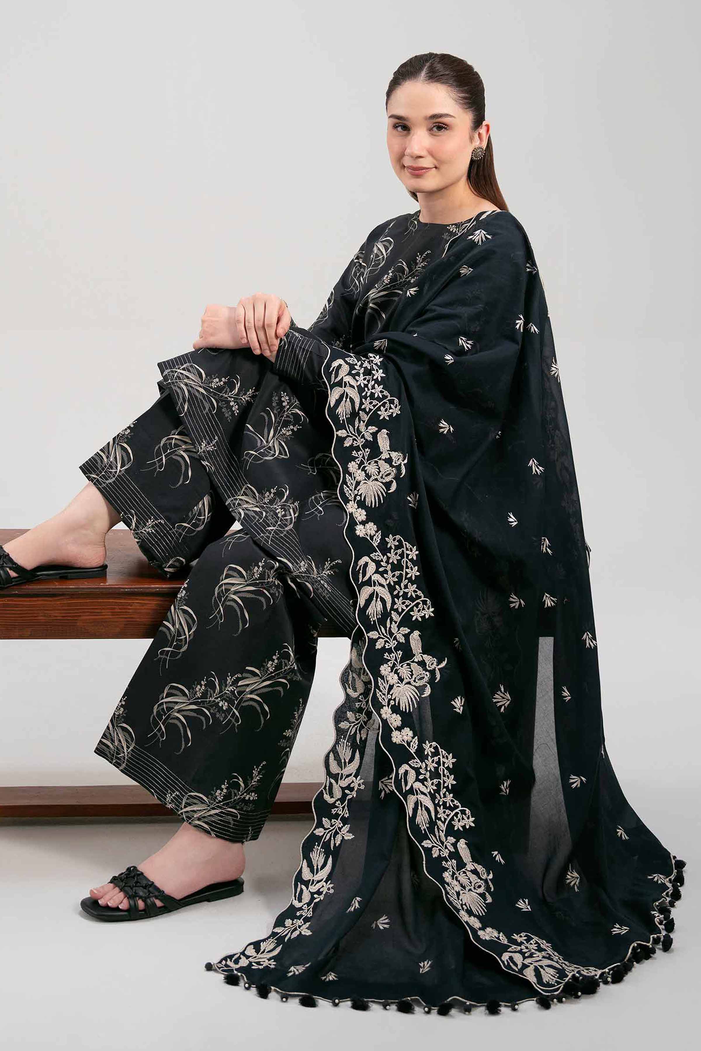 3 Piece - Printed Embroidered Suit - 42601267 - Image 2