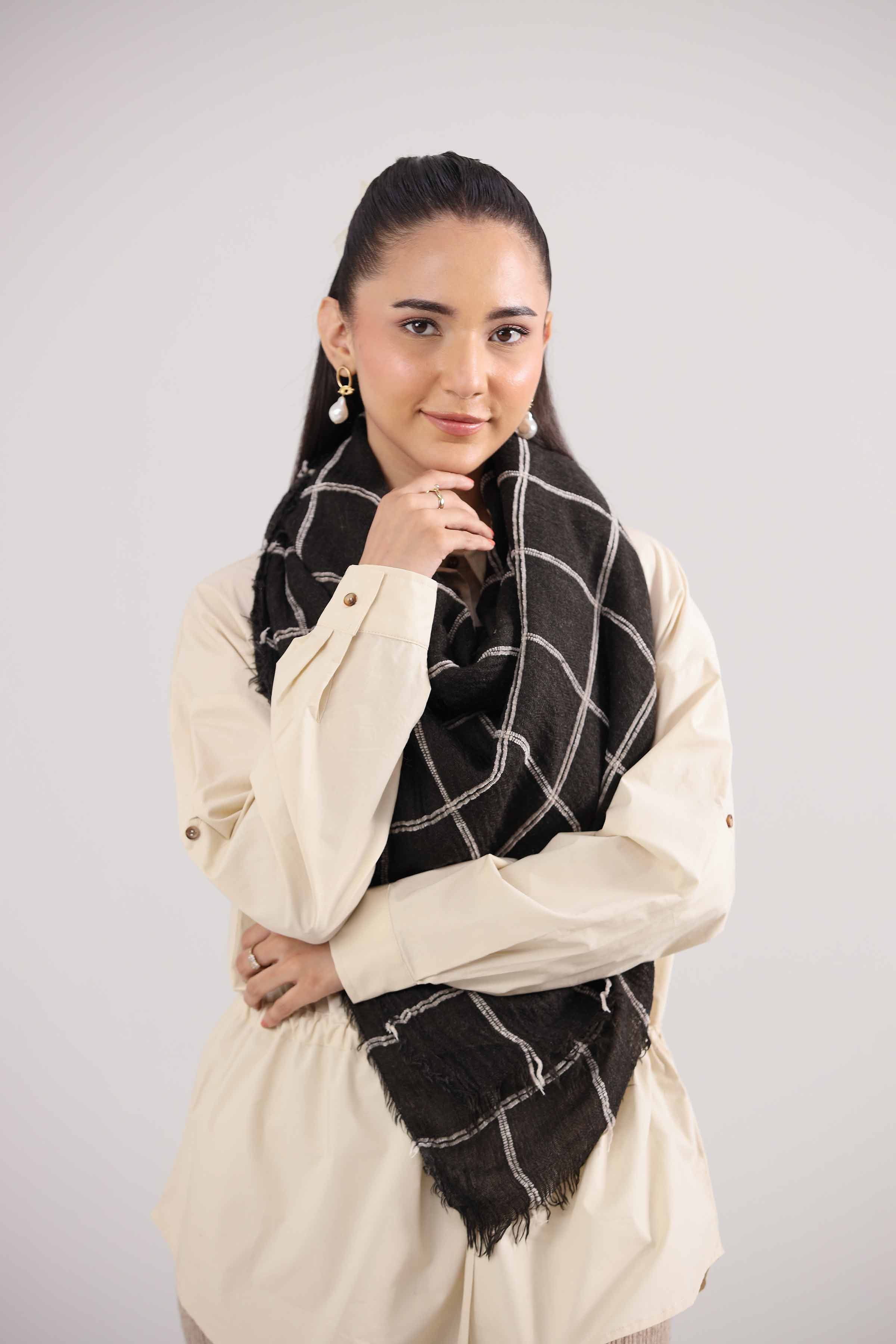 Black Women Shawl - 439642103 - Image 3