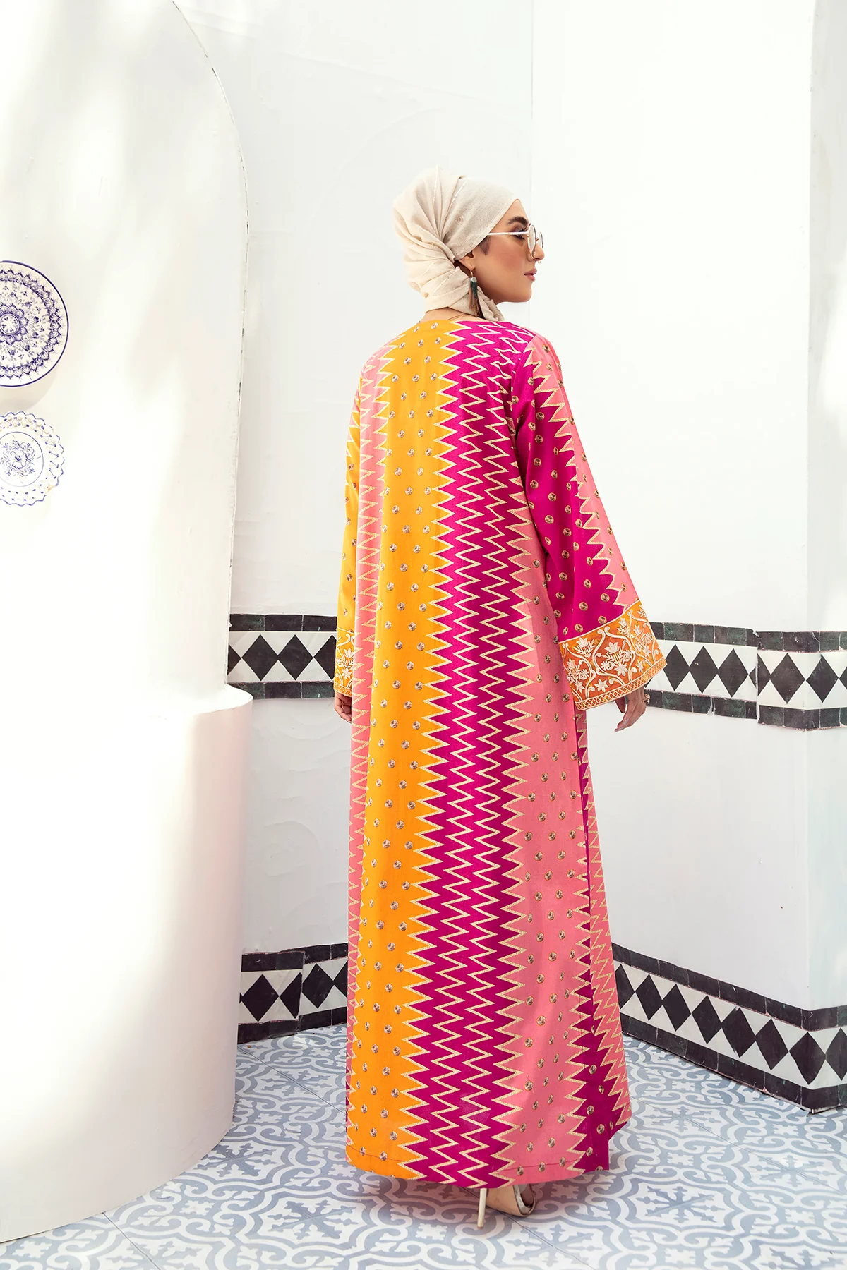 DE21-06-Regular Silhouette Stitched Fustaan-1PC - Image 3