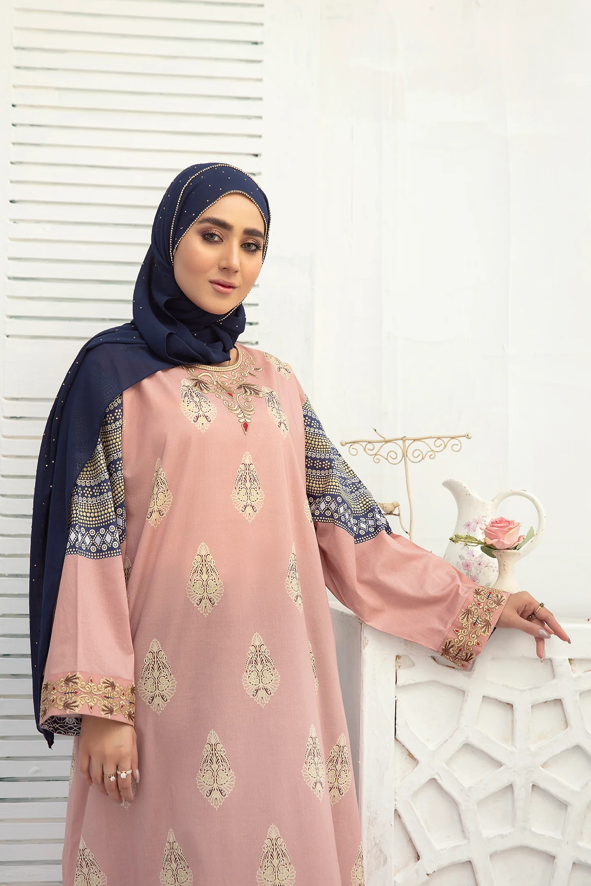 DE21-29-Embroidered Detailing Dropped Shoulder Fustaan-1PC - Image 3