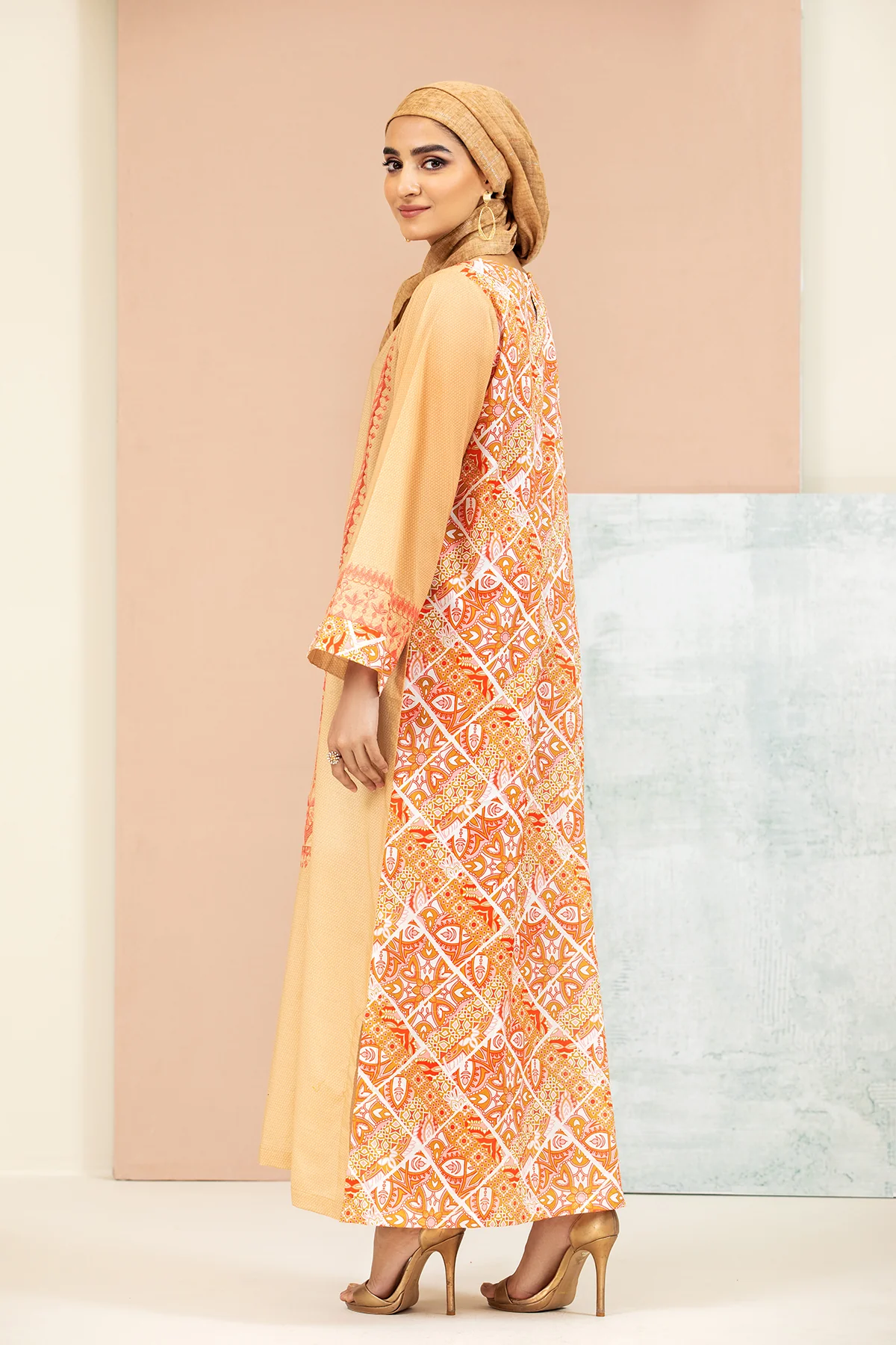 DS21-138-Embroidered Printed Lawn Fustaan - Image 3