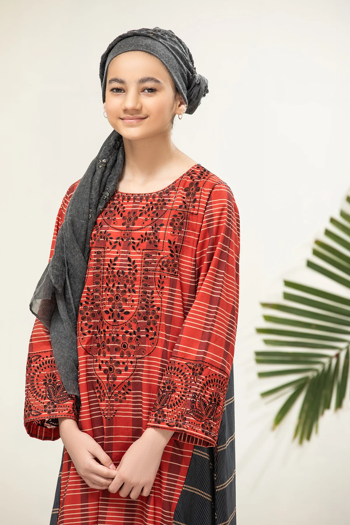 DS21-74-Kids Embroidered Back Forward Printed Lawn Fustaan - Image 4