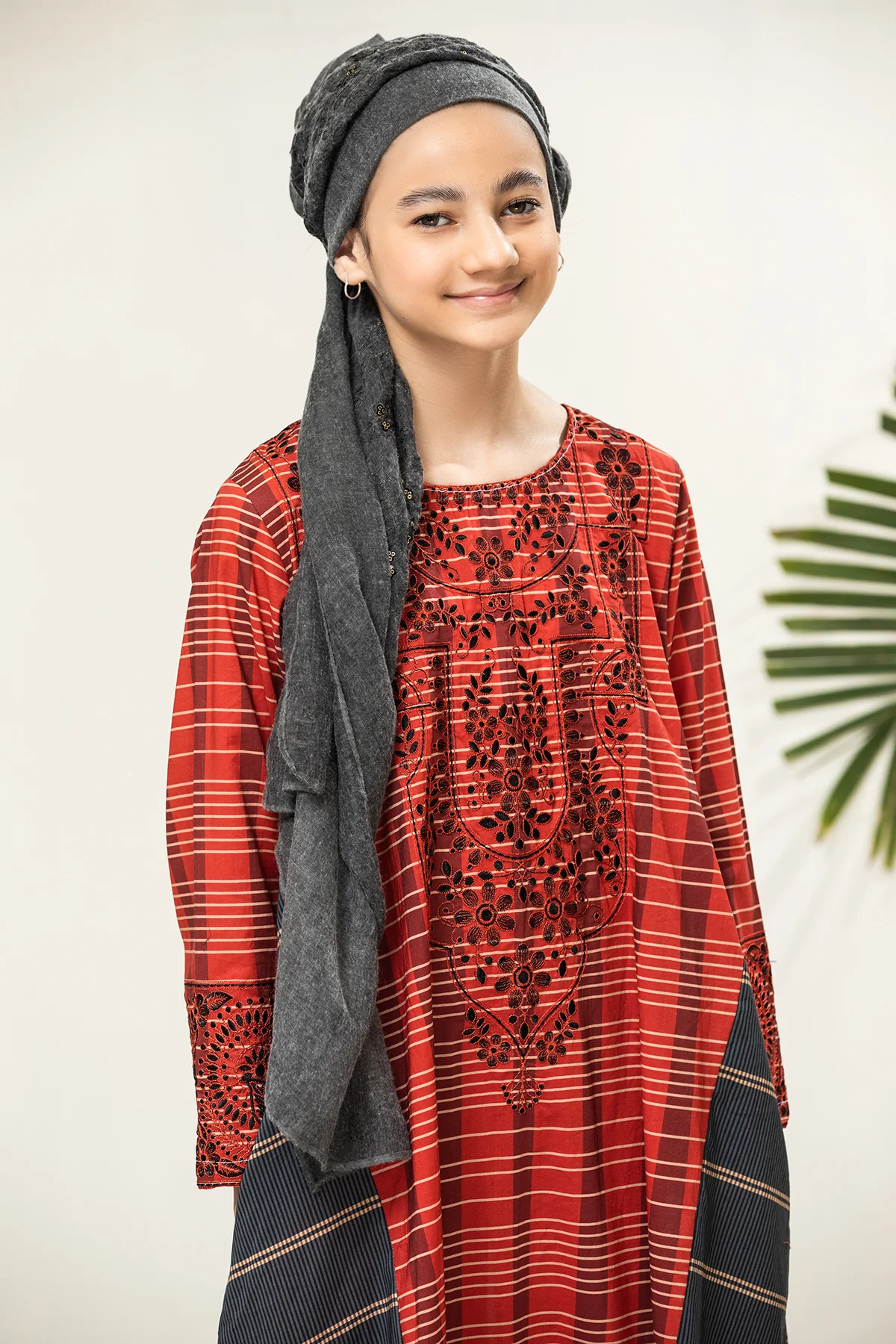 DS21-74-Kids Embroidered Back Forward Printed Lawn Fustaan - Image 5