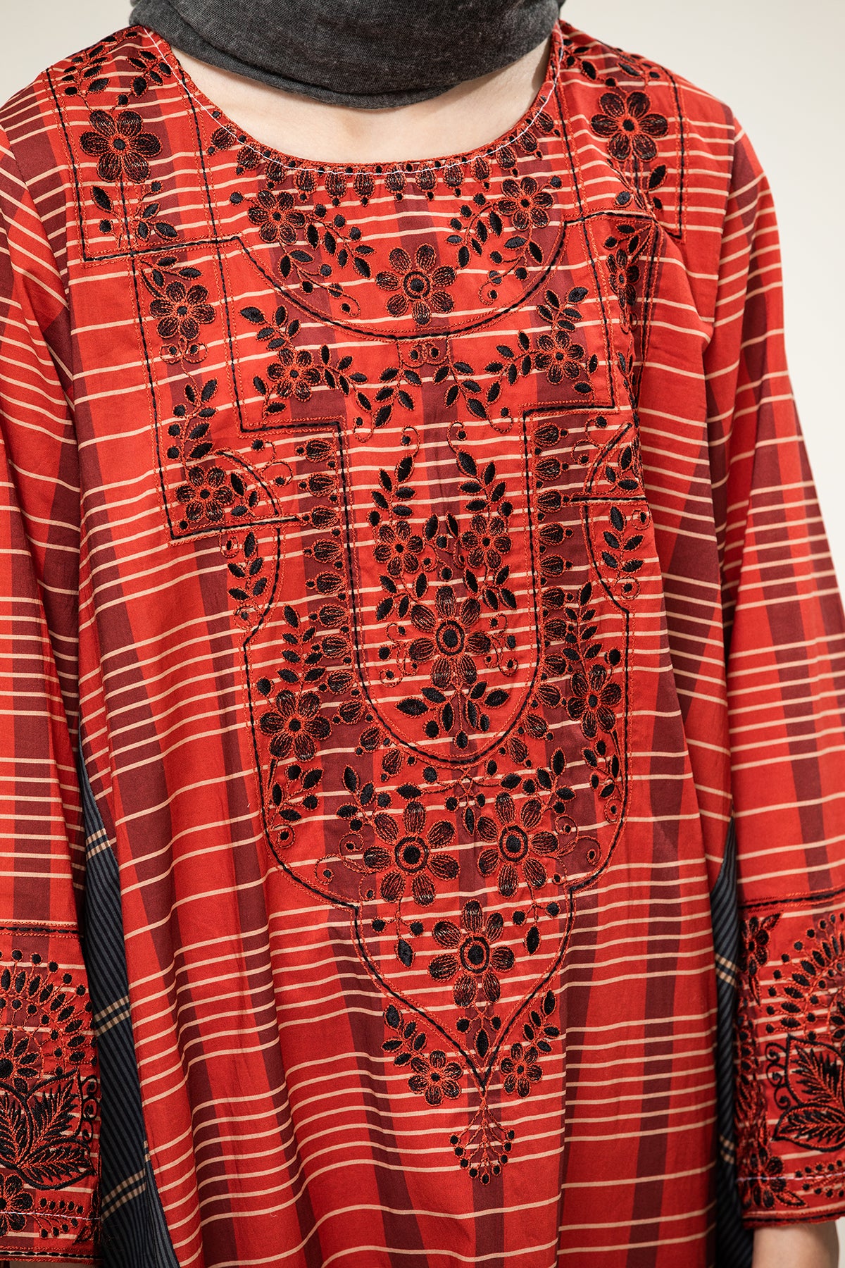 DS21-74-Kids Embroidered Back Forward Printed Lawn Fustaan - Image 6