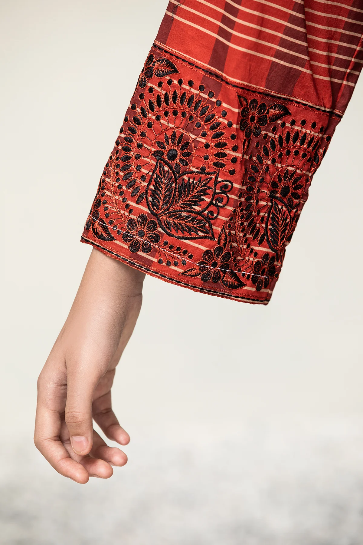 DS21-74-Kids Embroidered Back Forward Printed Lawn Fustaan - Image 7