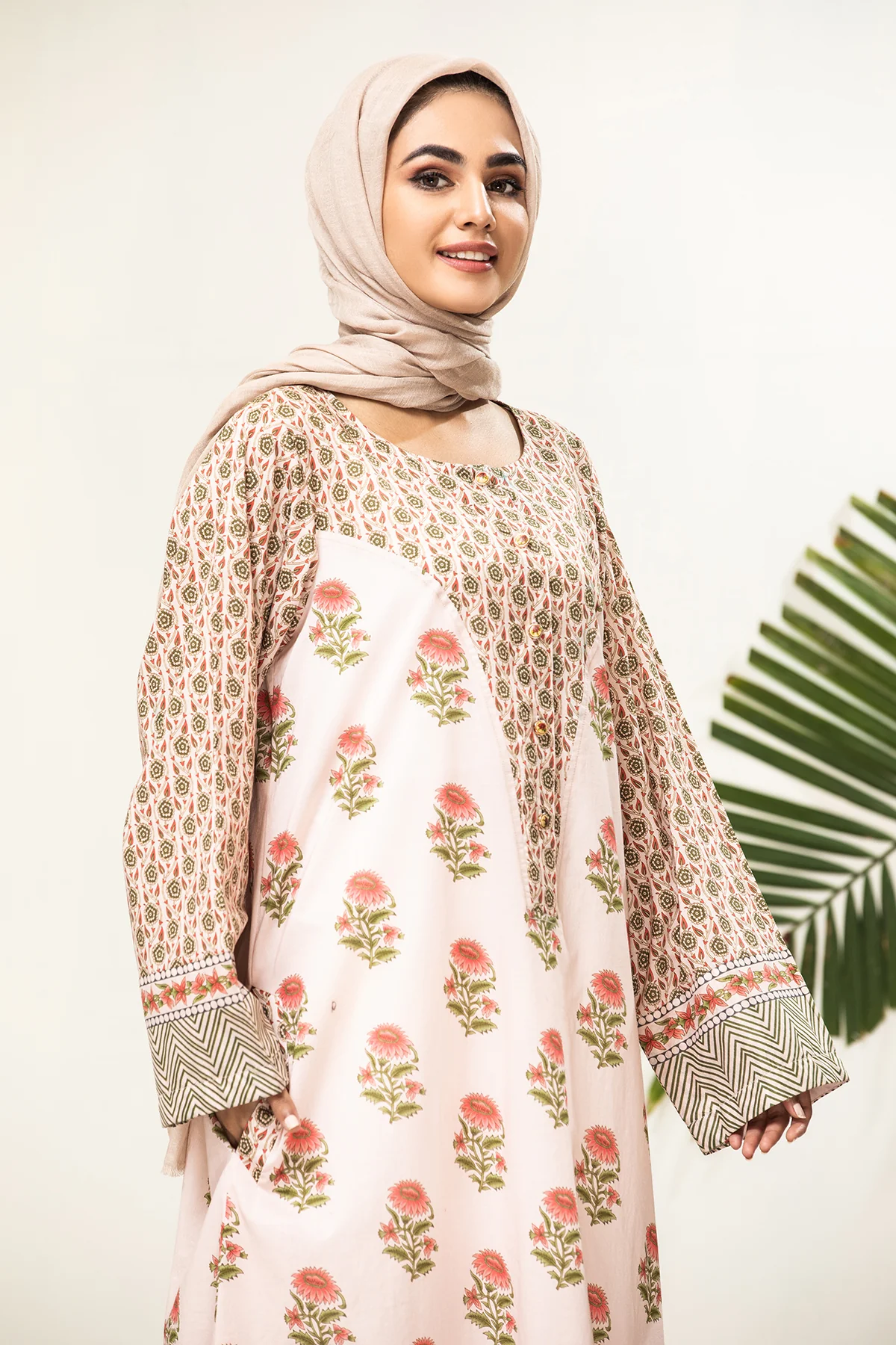 DS21-77 Printed Lawn Fustaan - Image 4