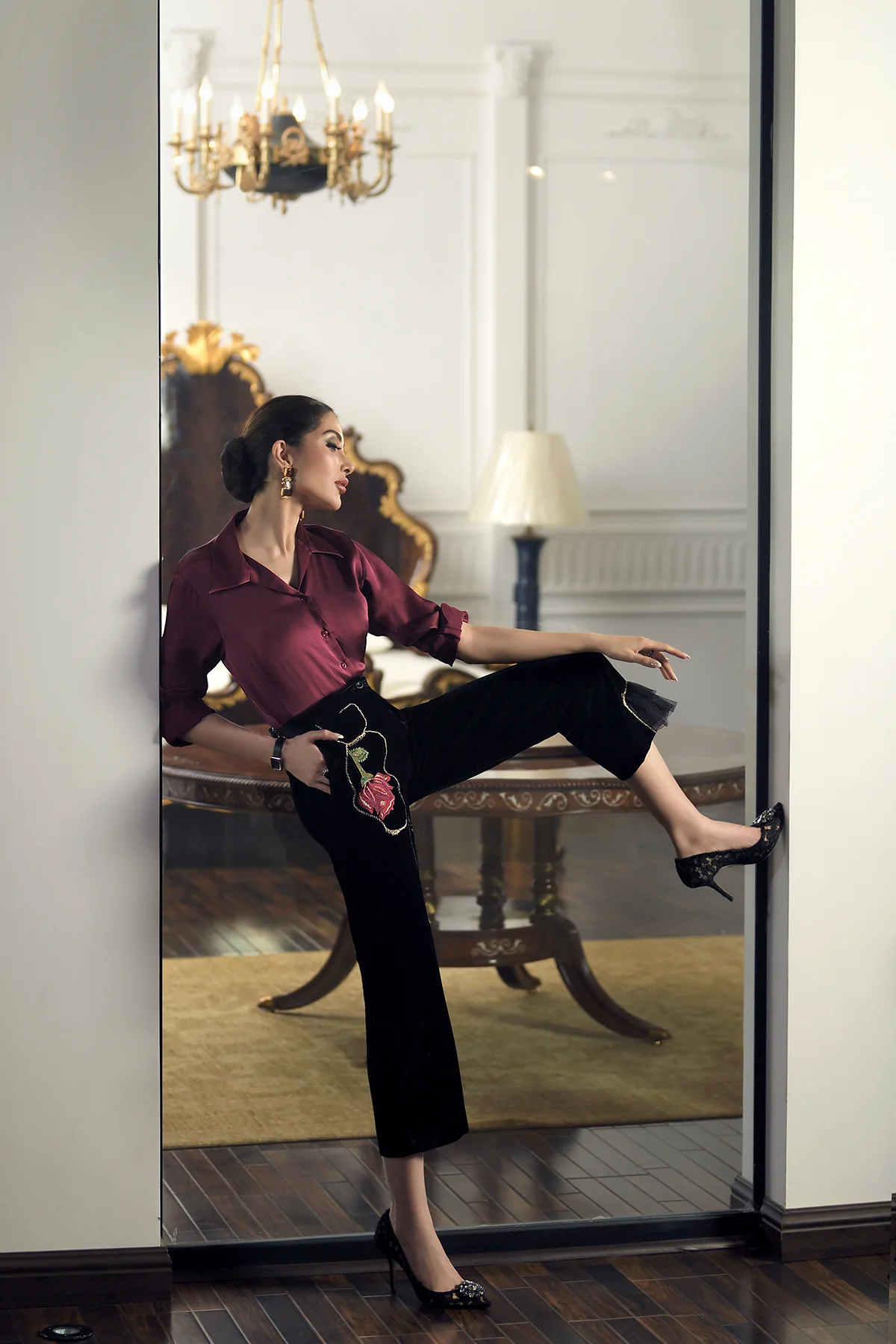 KFW21-12-Embroidered Capri - Image 2