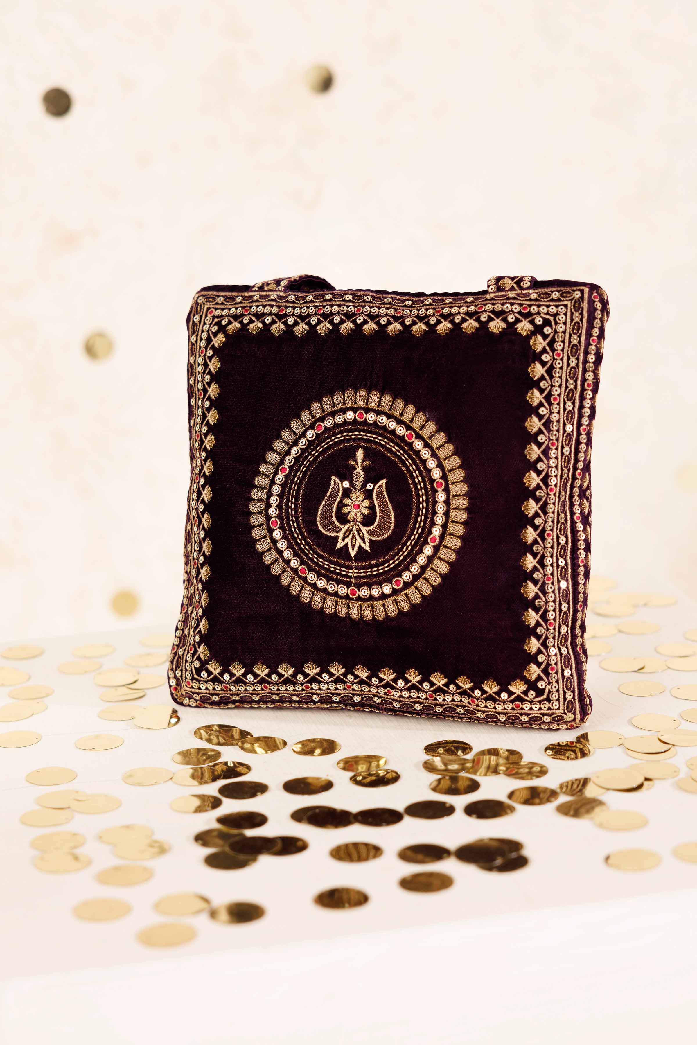 Embroidered Pouch - KFW25-142 - Image 6