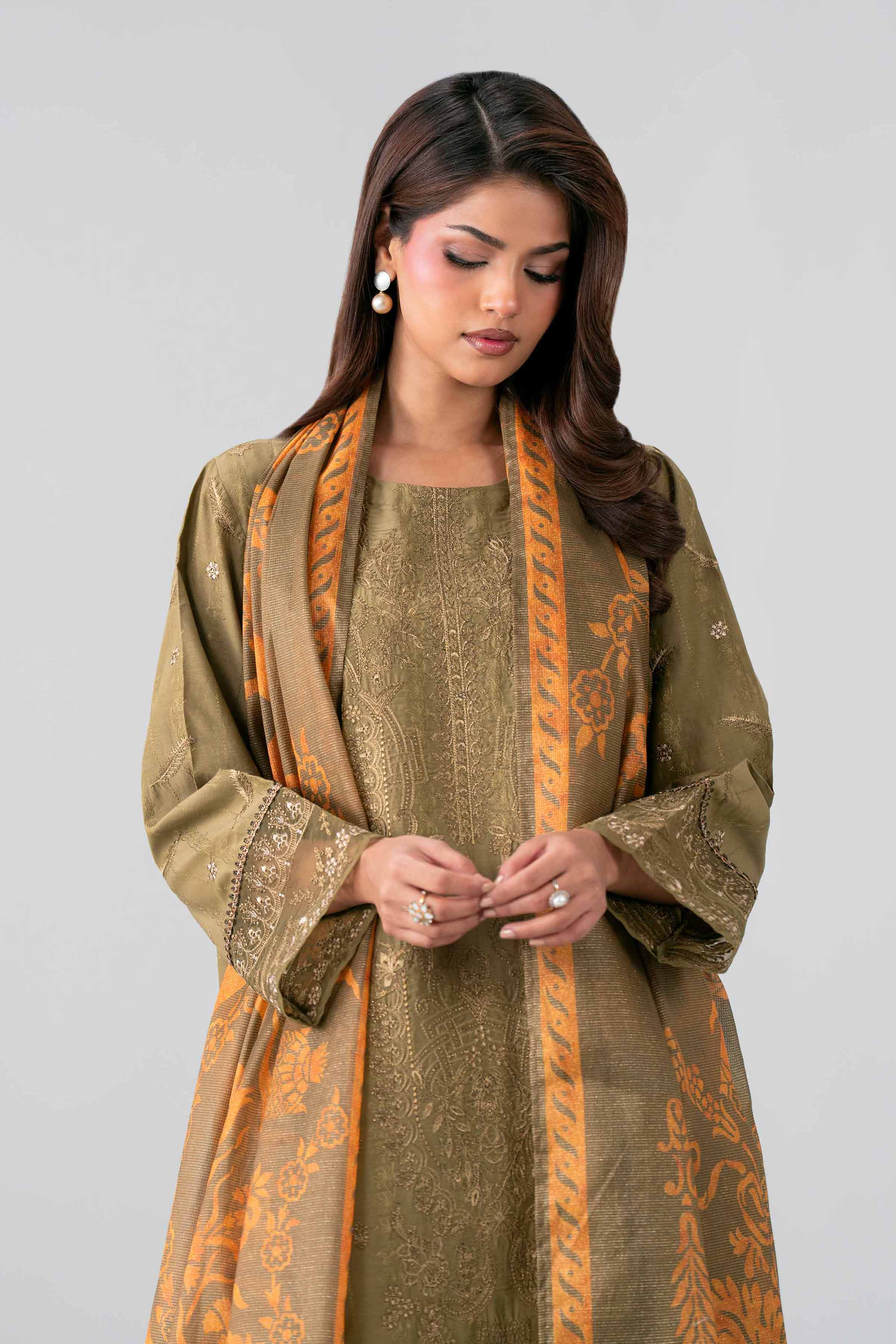 3 Piece - Embroidered Suit - PE26-120 - Image 9