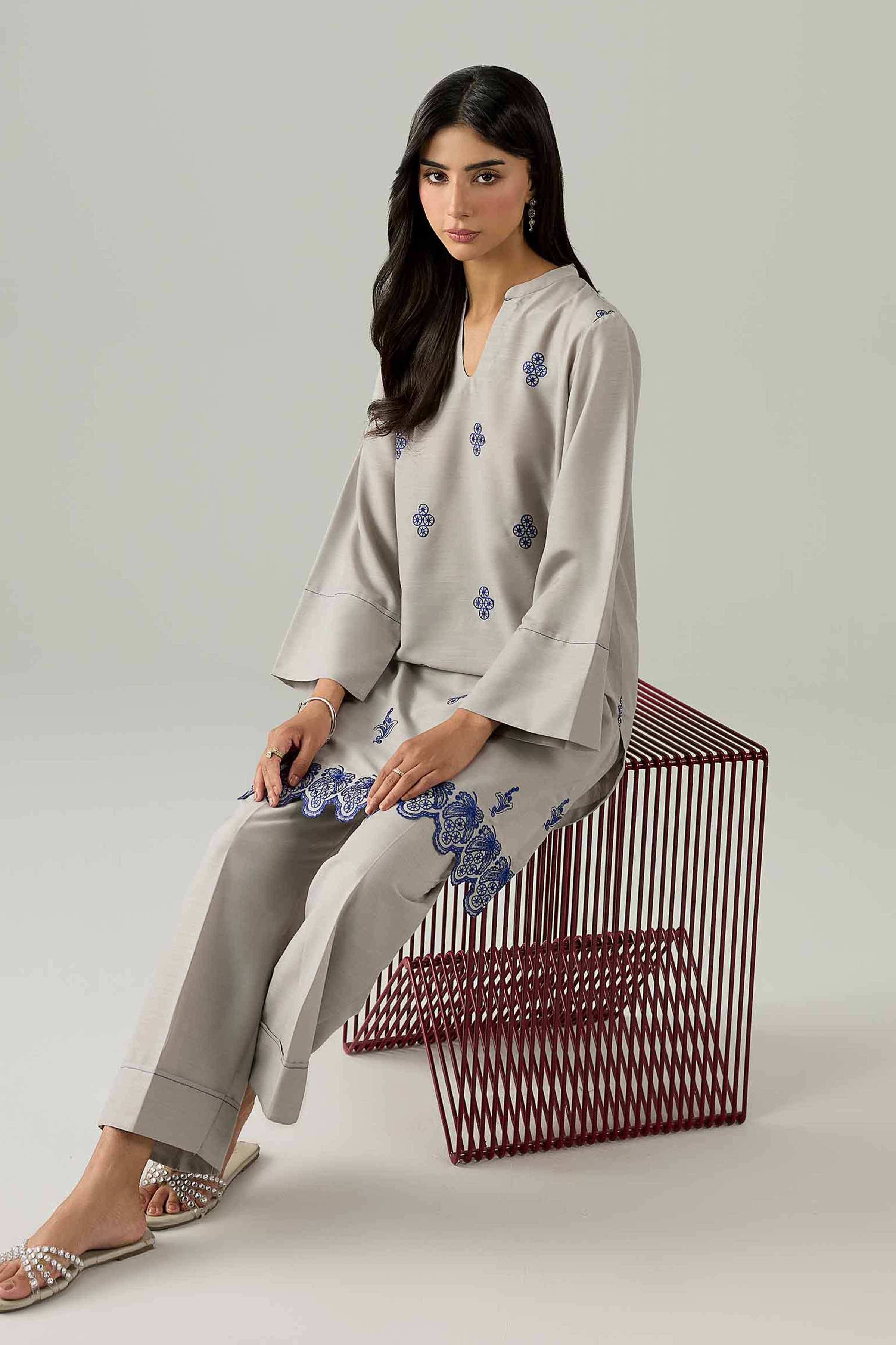 2 Piece - Embroidered Suit - PE26-161 - Image 3
