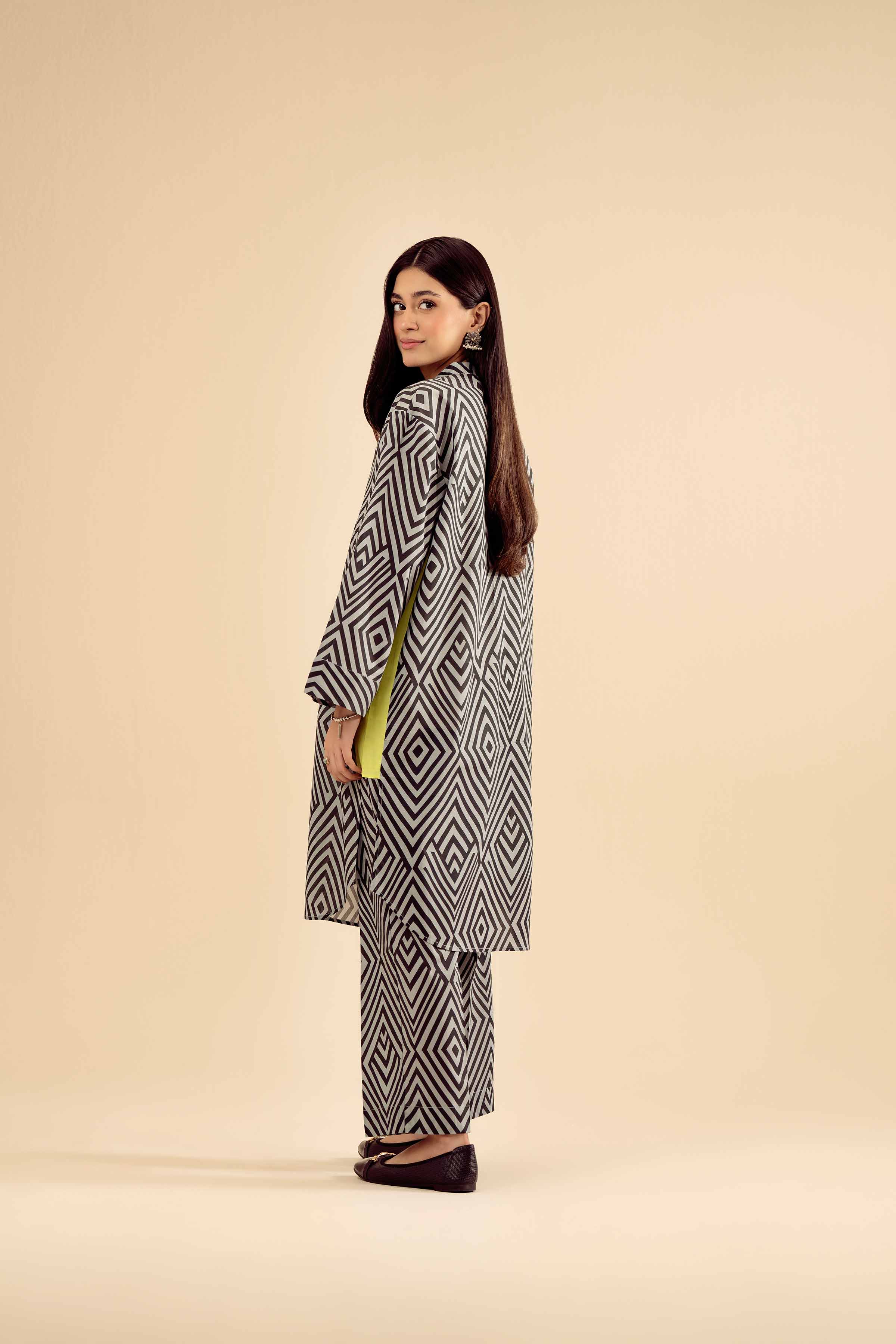 2 Piece - Printed Suit - PW25-22 - Image 3